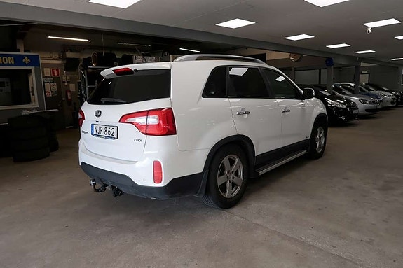 Kia Sorento 3 of 9