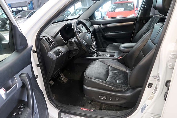 Kia Sorento 6 of 9