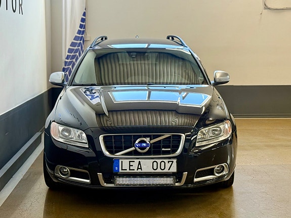 Volvo V70 4 of 22