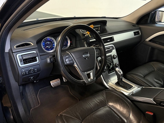Volvo V70 9 of 22