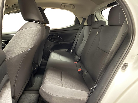 Toyota Yaris 12 of 28