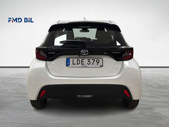 Toyota Yaris 6 of 28