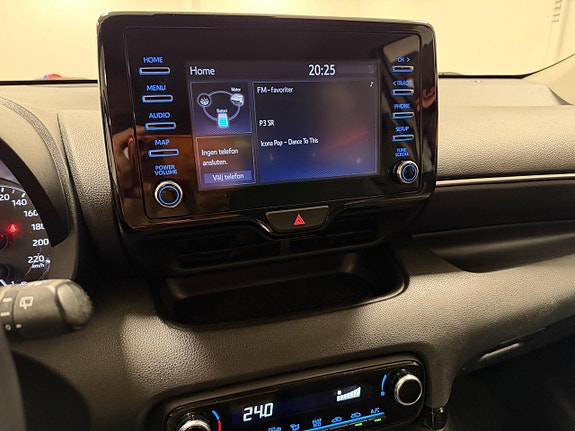 Toyota Yaris 15 of 28
