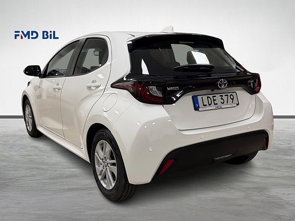 Toyota Yaris 7 of 28