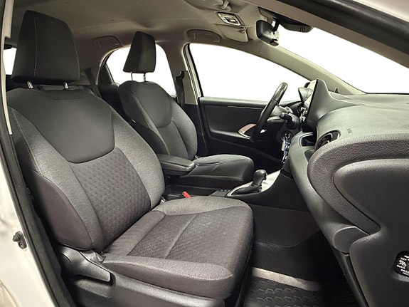Toyota Yaris 11 of 28