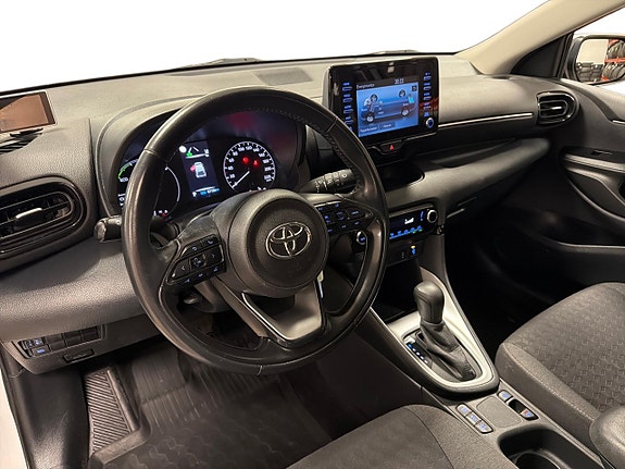 Toyota Yaris 8 of 28