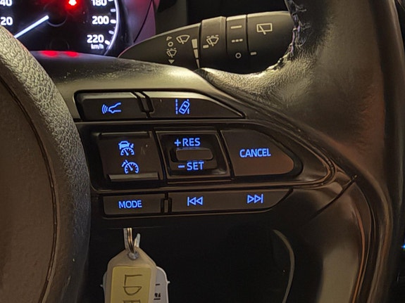Toyota Yaris 19 of 28