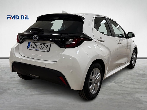 Toyota Yaris 5 of 28
