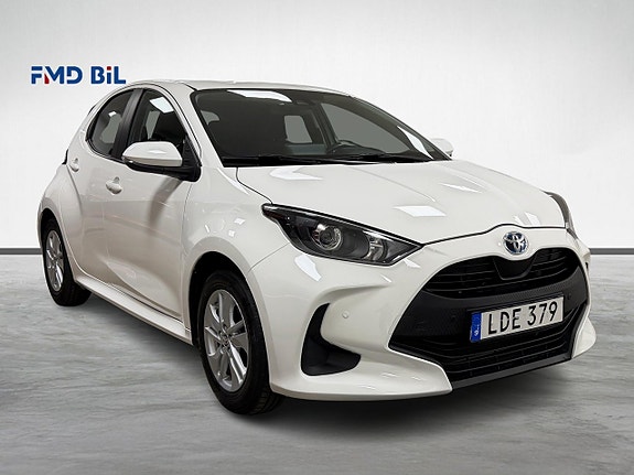 Toyota Yaris 4 of 28