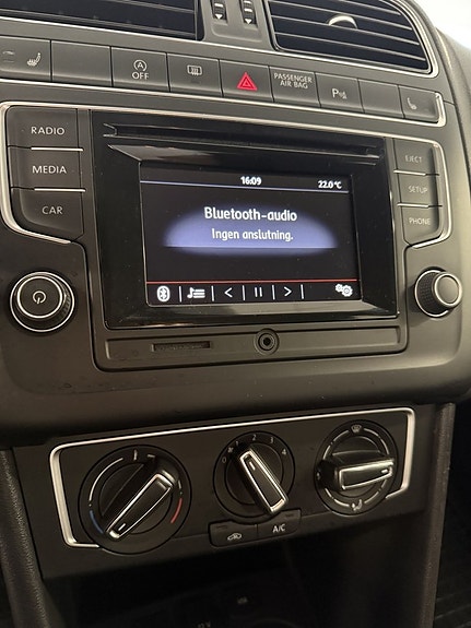 Volkswagen Polo 10 of 15