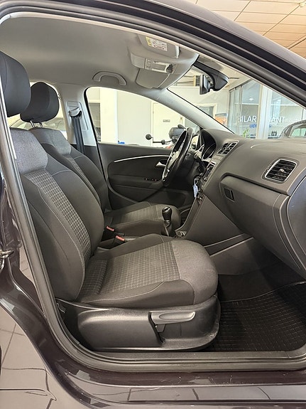 Volkswagen Polo 13 of 15