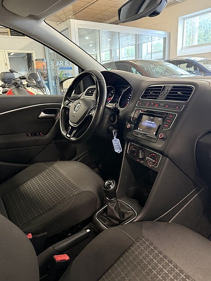 Volkswagen Polo 14 of 15