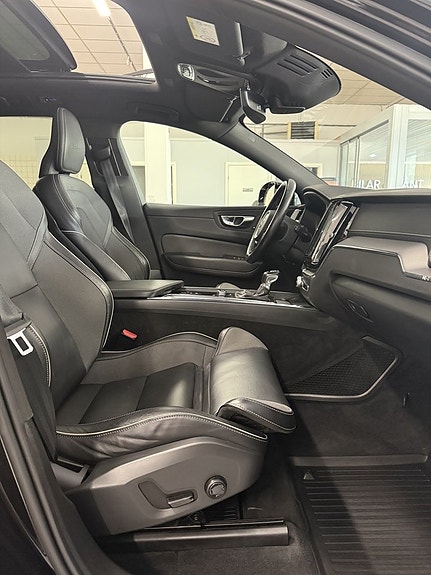 Volvo XC60 18 of 23