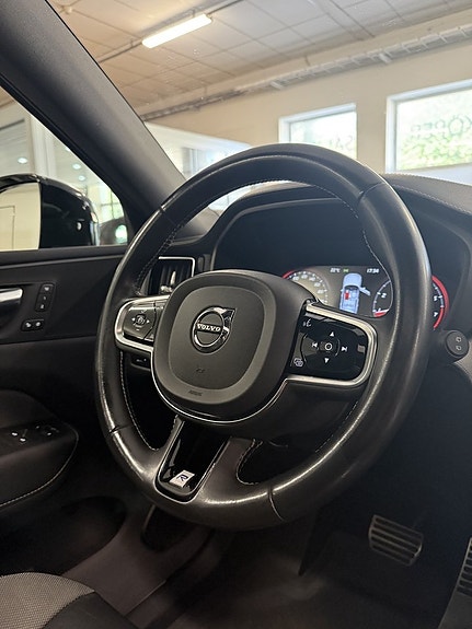 Volvo XC60 21 of 23