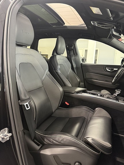 Volvo XC60 19 of 23