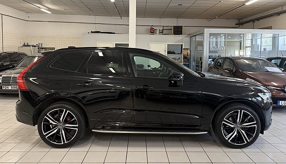 Volvo XC60 2 of 23