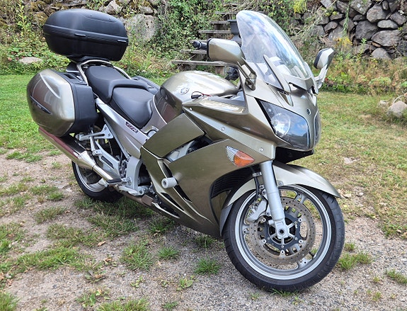 Yamaha FJR1300 2 of 10