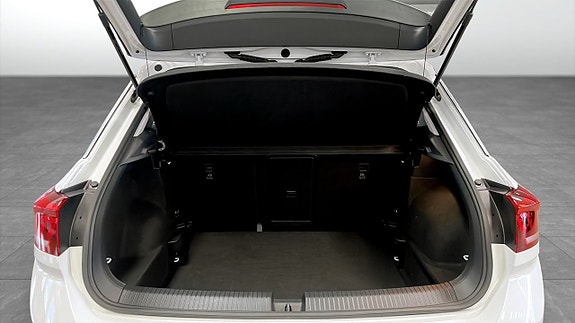 Volkswagen T-Roc 12 of 12
