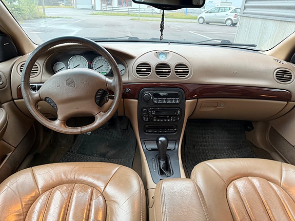 Chrysler 300 5 of 6