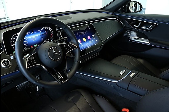 Mercedes-Benz E300 8 of 17