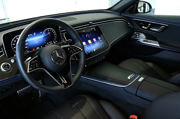 Mercedes-Benz E300 de 8 of 17
