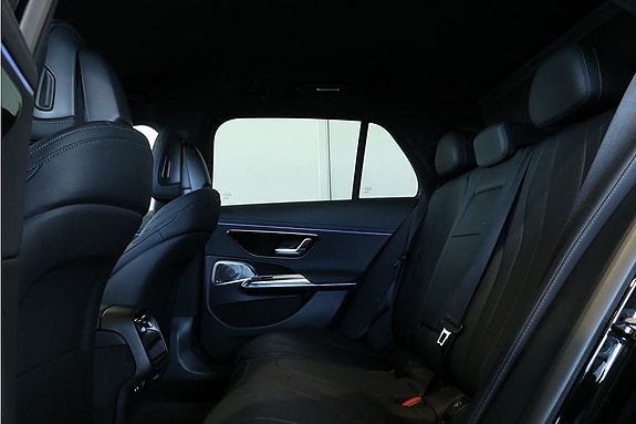 Mercedes-Benz E300 9 of 17