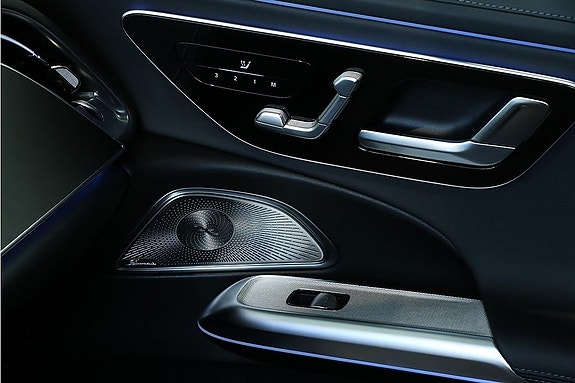 Mercedes-Benz E300 15 of 17