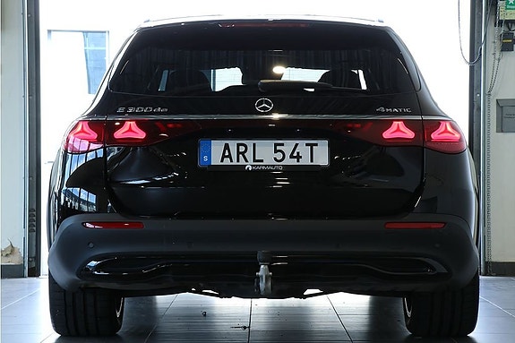 Mercedes-Benz E300 5 of 17