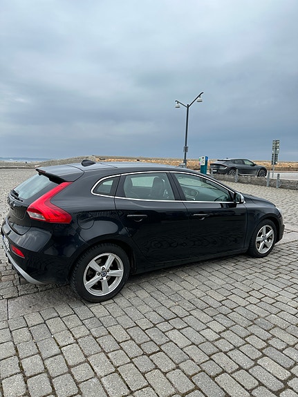 Volvo V40 3 of 7
