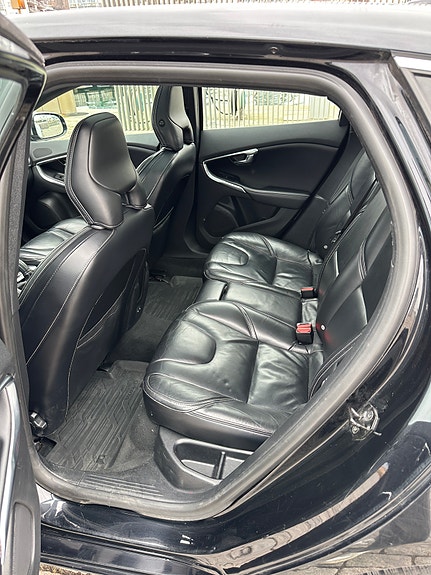 Volvo V40 4 of 7