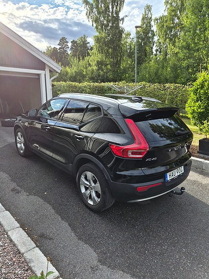 Volvo XC40 4 of 5