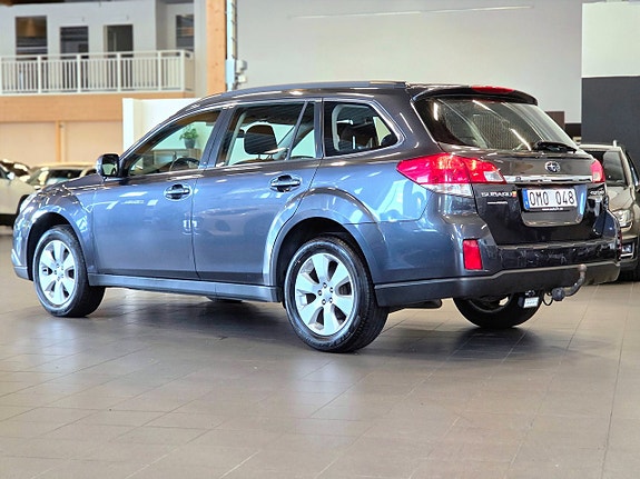 Subaru Outback 4 of 11