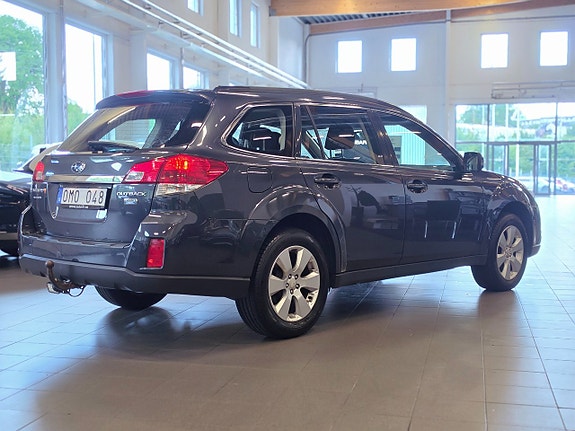 Subaru Outback 3 of 11