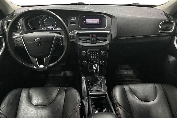 Volvo V40 Cross Country 12 of 21