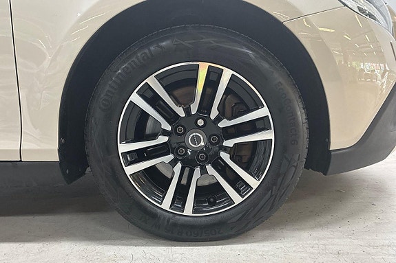 Volvo V40 Cross Country 11 of 21