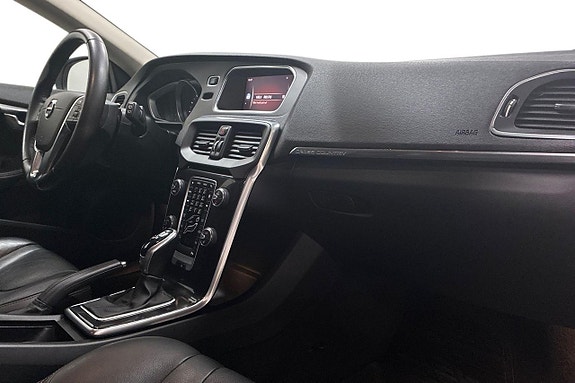 Volvo V40 Cross Country 15 of 21