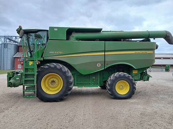 John Deere S 670 i 9 of 9