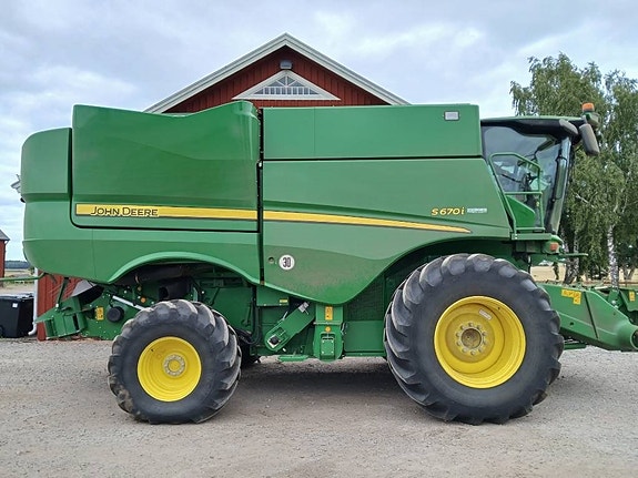John Deere S 670 i 7 of 9