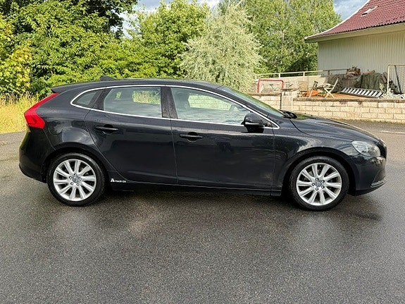 Volvo V40 14 of 19