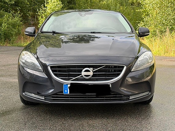 Volvo V40 12 of 19