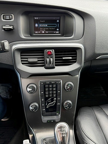 Volvo V40 7 of 19