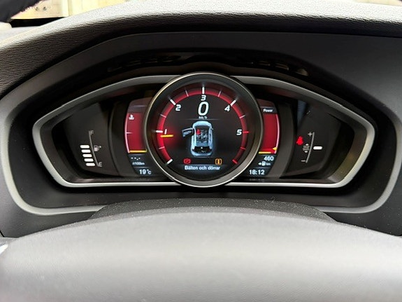 Volvo V40 6 of 19