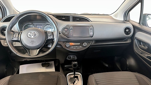 Toyota Yaris 10 of 13