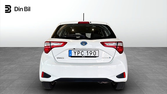 Toyota Yaris 5 of 13