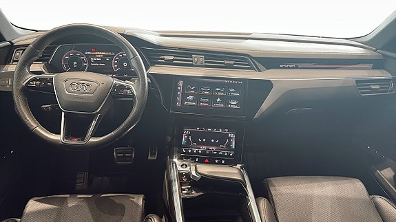 Audi Q8 11 of 24