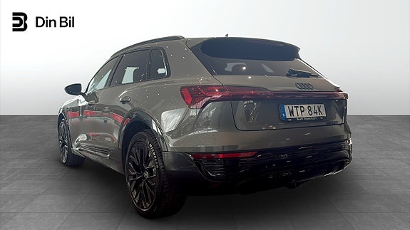 Audi Q8 3 of 24