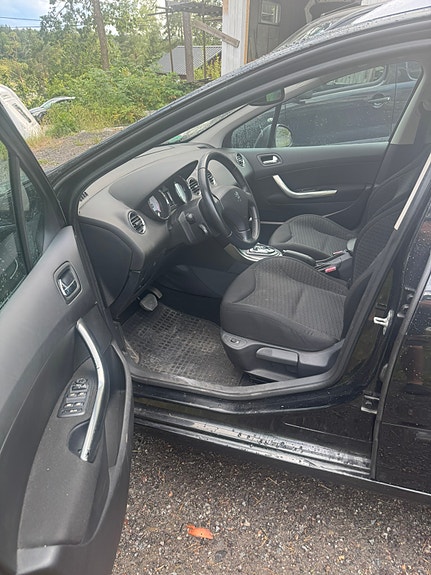 Peugeot 308 SW 6 of 9