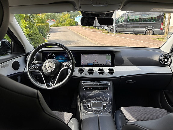 Mercedes-Benz E300 de 5 of 6
