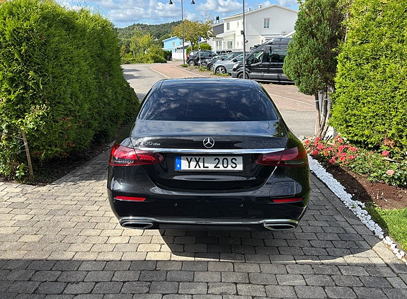 Mercedes-Benz E300 de 3 of 6