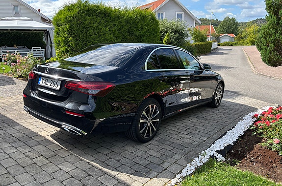 Mercedes-Benz E300 de 4 of 6